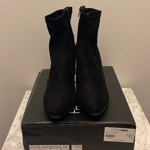 (NEW) Fashion Nova Lets Go Now Boots - Black